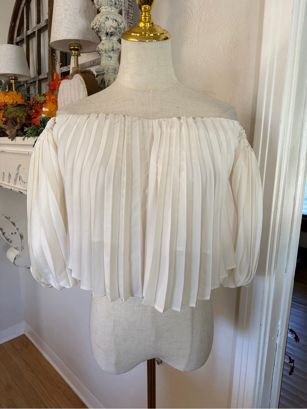 Off-Shoulder Pleated White Women's Crop Top